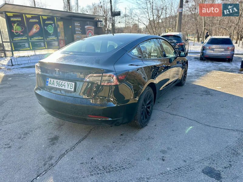 Седан Tesla Model 3 2023 в Києві