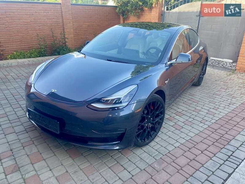 Седан Tesla Model 3 2018 в Дніпрі