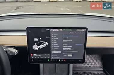 Седан Tesla Model 3 2021 в Дніпрі