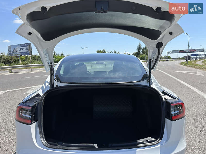 Седан Tesla Model 3 2021 в Львове фото 14 Седан Tesla Model 3 2021 в Львове