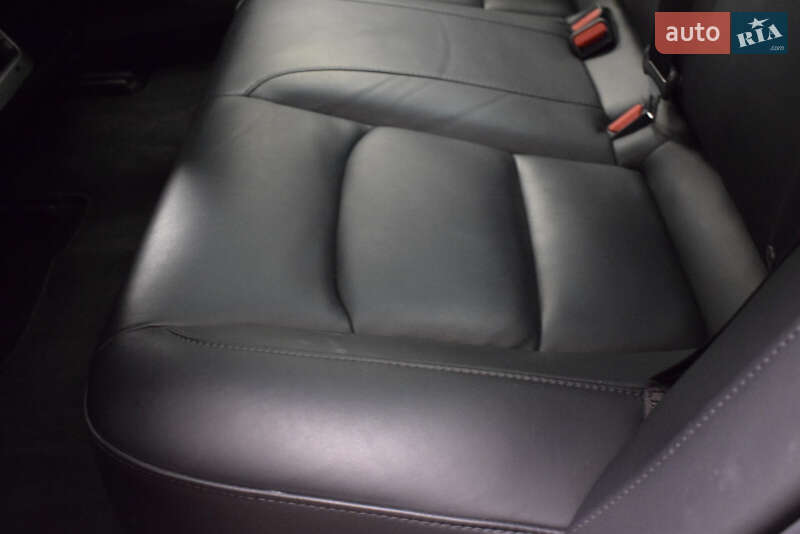 Седан Tesla Model 3 2019 в Ужгороді