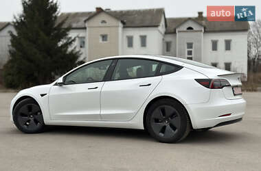 Седан Tesla Model 3 2023 в 
