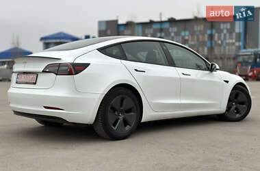 Седан Tesla Model 3 2023 в 