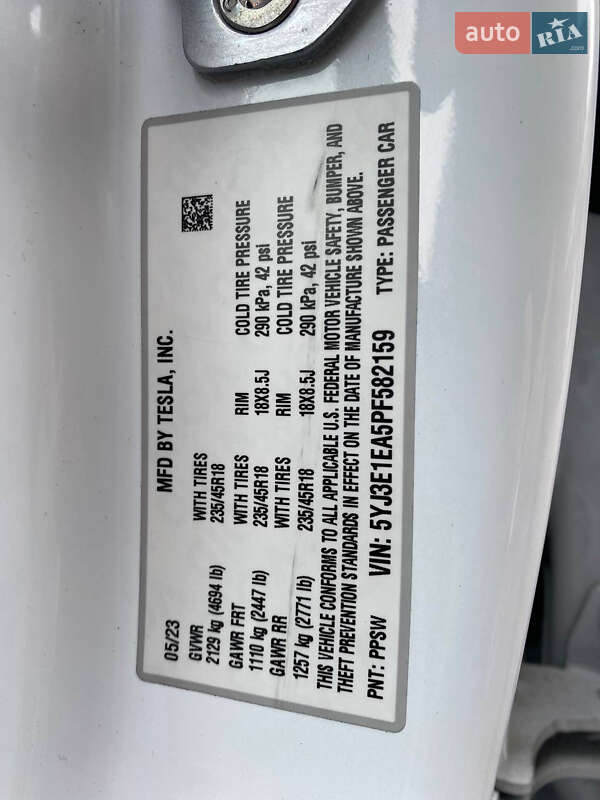 Седан Tesla Model 3 2023 в Рівному