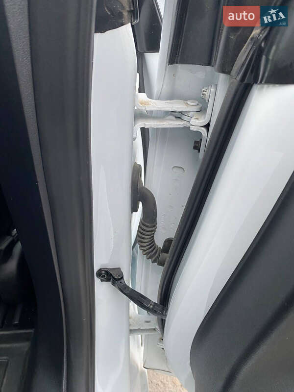 Седан Tesla Model 3 2023 в Ровно фото 37 Седан Tesla Model 3 2023 в Ровно