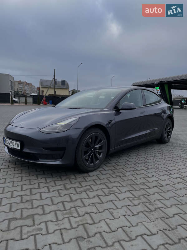 Седан Tesla Model 3 2022 в Луцьку