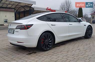 Седан Tesla Model 3 2023 в 