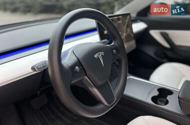 Седан Tesla Model 3 2021 в 