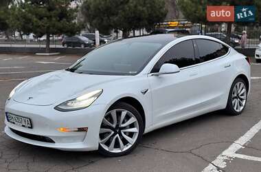 Седан Tesla Model 3 2019 в Одесі