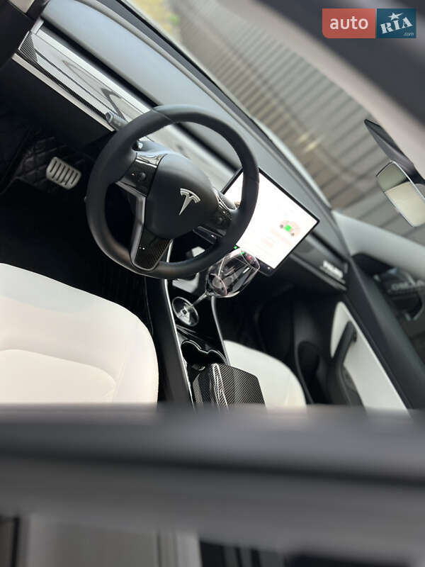 Седан Tesla Model 3 2019 в Ирпене