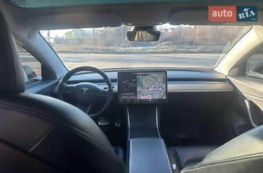 Седан Tesla Model 3 2018 в Львове