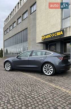 Седан Tesla Model 3 2018 в Івано-Франківську