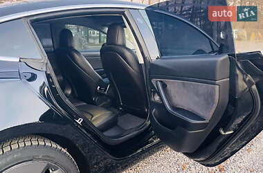 Седан Tesla Model 3 2018 в 