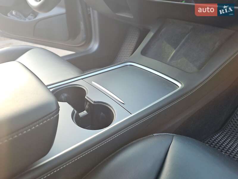 Седан Tesla Model 3 2018 в Днепре