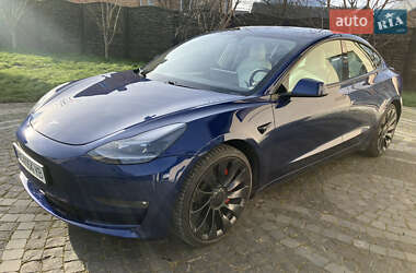 Седан Tesla Model 3 2021 в Буську