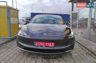 Седан Tesla Model 3 2024 в Луцке