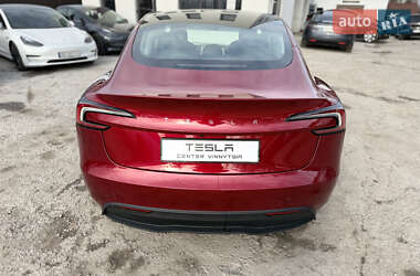 Седан Tesla Model 3 2024 в 