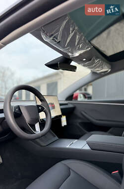 Седан Tesla Model 3 2024 в 