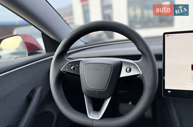 Седан Tesla Model 3 2024 в 