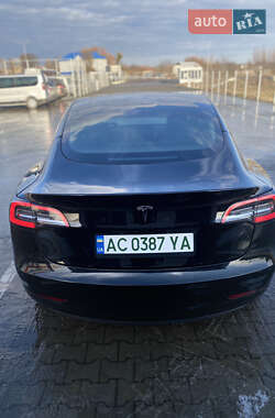 Седан Tesla Model 3 2021 в Володимирі