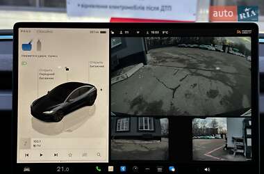 Седан Tesla Model 3 2024 в 