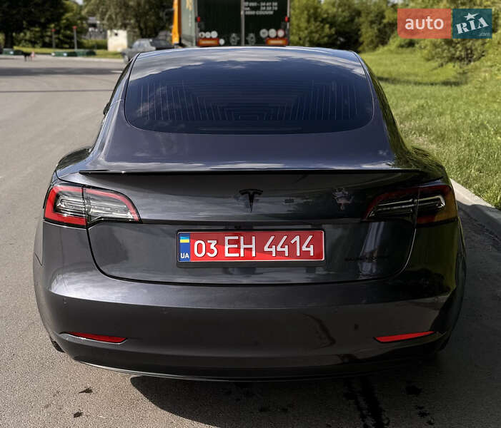 Седан Tesla Model 3 2019 в Одесі