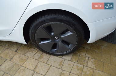 Седан Tesla Model 3 2022 в Львове