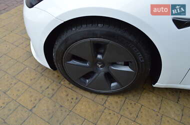 Седан Tesla Model 3 2022 в Львове