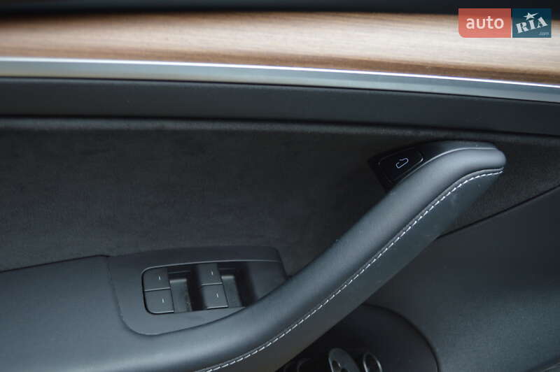Седан Tesla Model 3 2022 в Львові фото 16 Седан Tesla Model 3 2022 в Львові