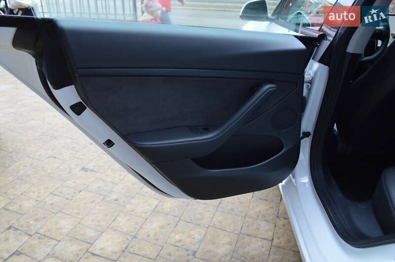 Седан Tesla Model 3 2022 в Львові фото 24 Седан Tesla Model 3 2022 в Львові