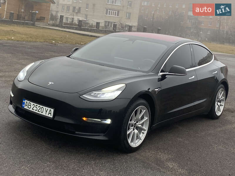 Седан Tesla Model 3 2018 в Тульчині