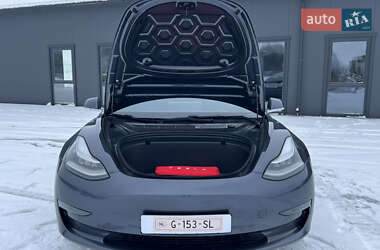 Седан Tesla Model 3 2019 в Тернополі