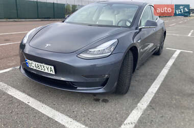 Седан Tesla Model 3 2018 в Львові