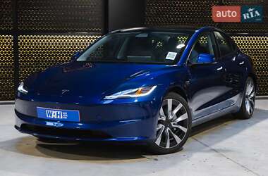 Седан Tesla Model 3 2024 в 
