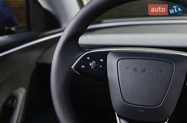 Седан Tesla Model 3 2024 в 