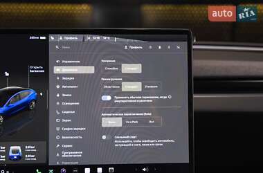 Седан Tesla Model 3 2024 в 