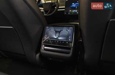 Седан Tesla Model 3 2024 в 