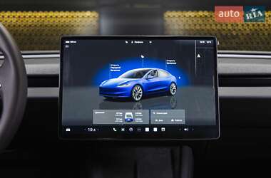 Седан Tesla Model 3 2024 в 