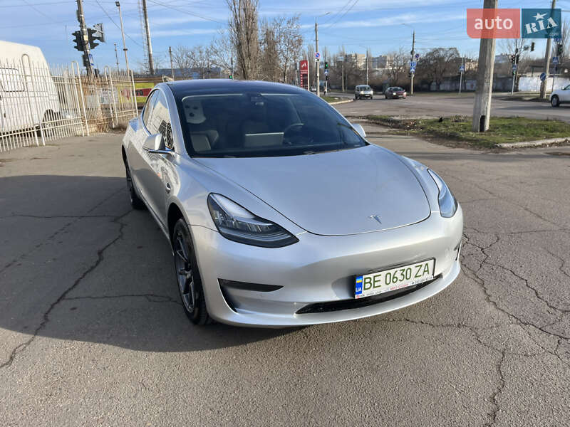 Седан Tesla Model 3 2018 в Николаеве