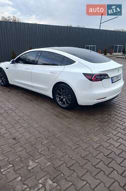 Седан Tesla Model 3 2019 в 