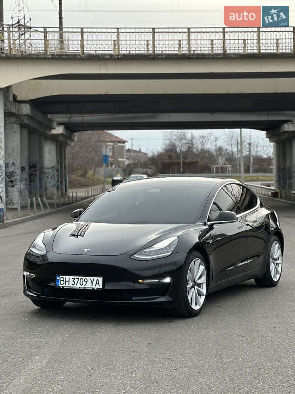 Tesla Model 3 2020