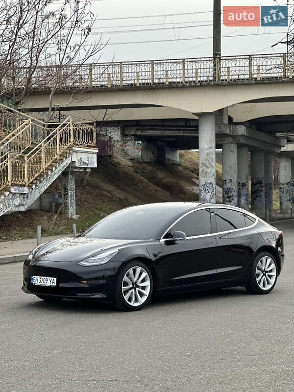 Седан Tesla Model 3 2020 в Одессе
