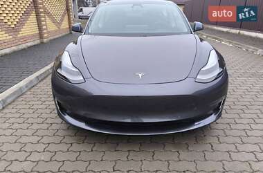 Седан Tesla Model 3 2021 в 
