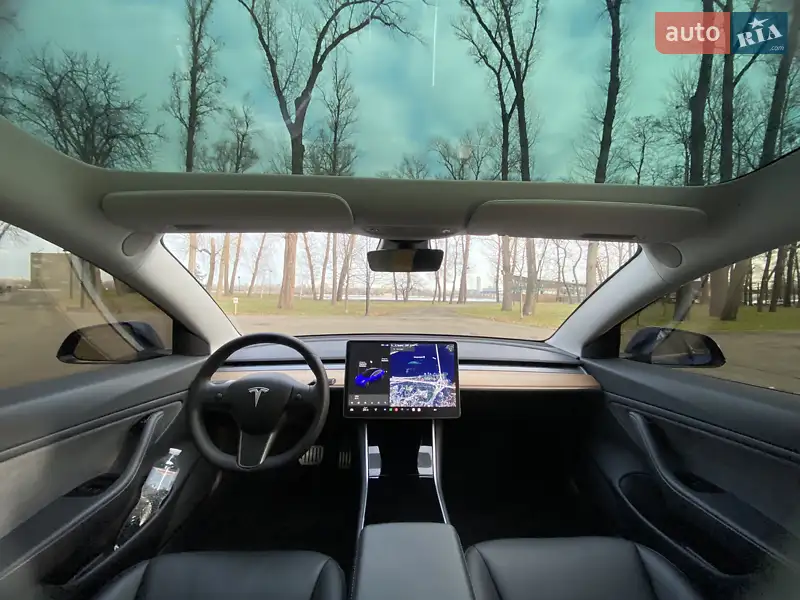 Седан Tesla Model 3 2020 в 