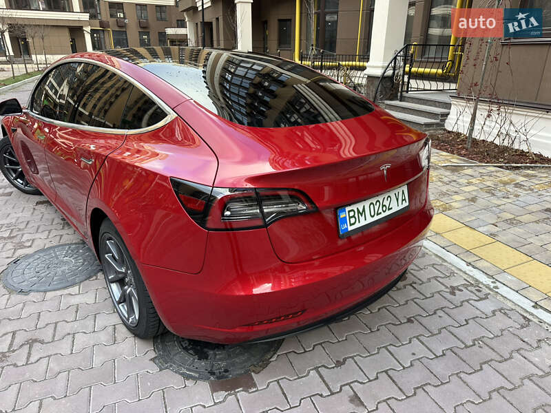 Седан Tesla Model 3 2020 в Києві