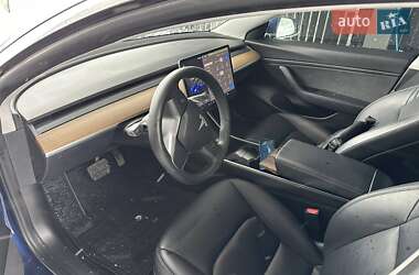 Седан Tesla Model 3 2020 в Львове