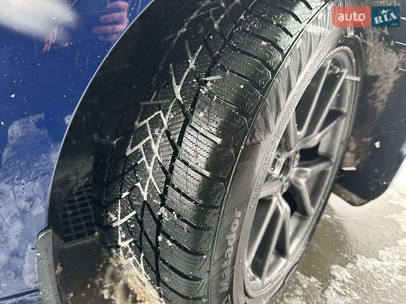 Седан Tesla Model 3 2020 в Львові