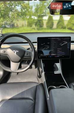 Седан Tesla Model 3 2018 в 