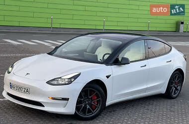 Седан Tesla Model 3 2022 в Киеве