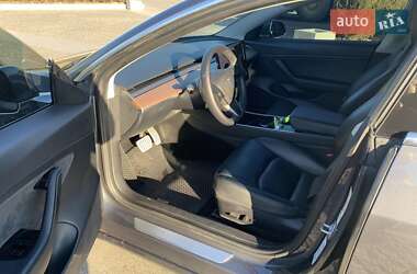 Седан Tesla Model 3 2020 в 